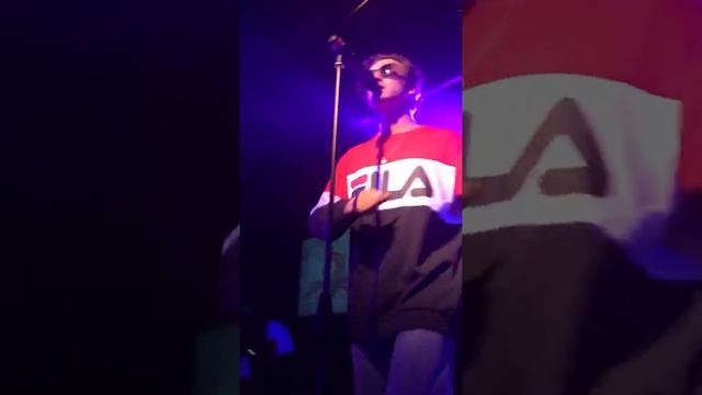 La Vtornik - Давай-ка шевелись (16 тонн Live) смотреть онлайн