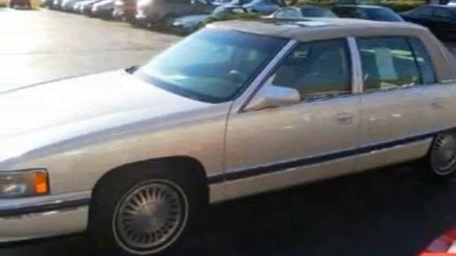 1995 Cadillac DeVille  Sedan - Naperville, IL