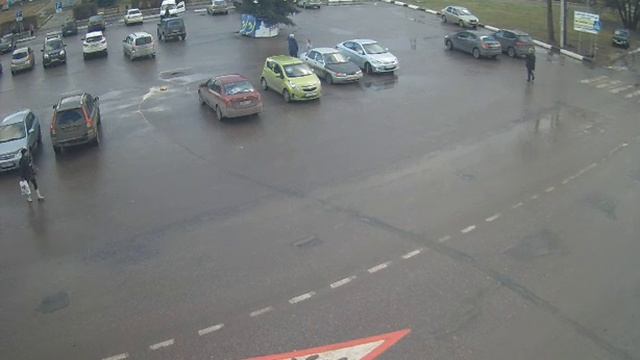 В Хотьково упала новогодняя ёлка смотреть онлайн