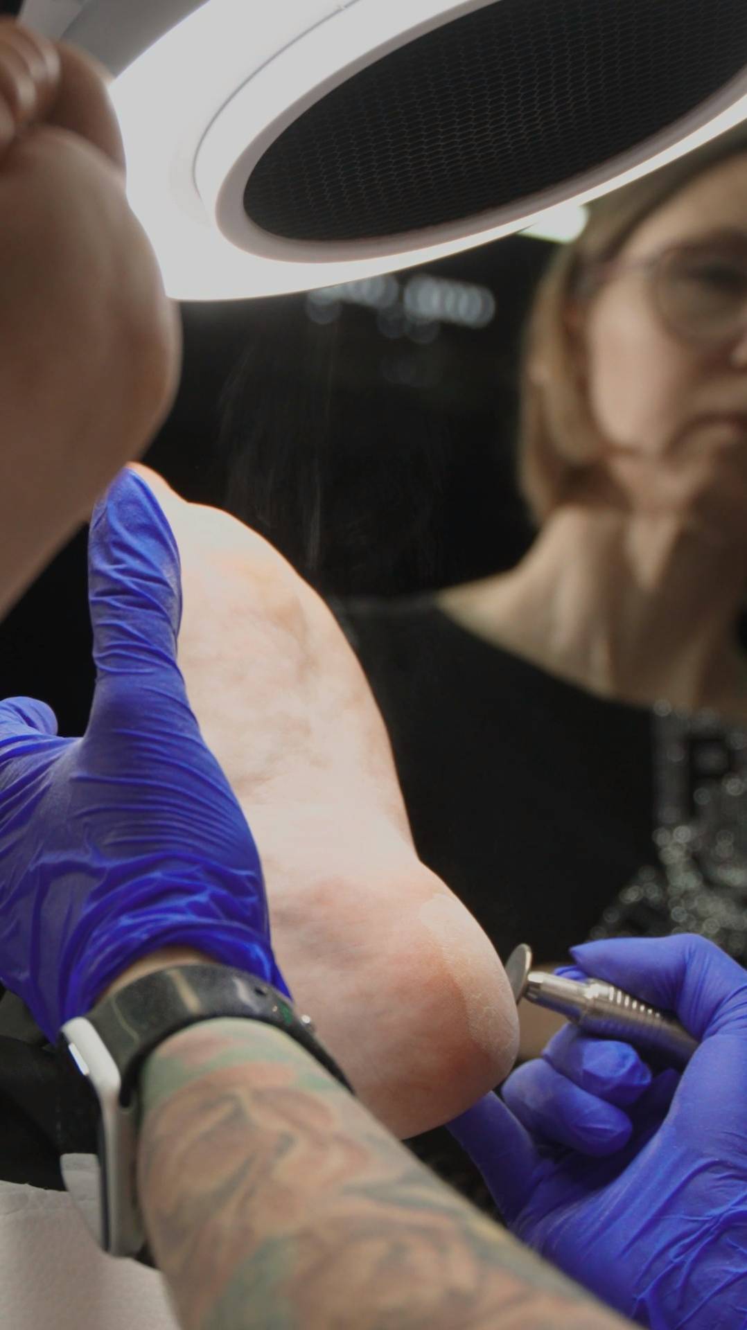 Обработка стопы в 2 техниках: по-сухому и по-мокрому. МК по педикюру от Екатерины Басковой смотреть онлайн