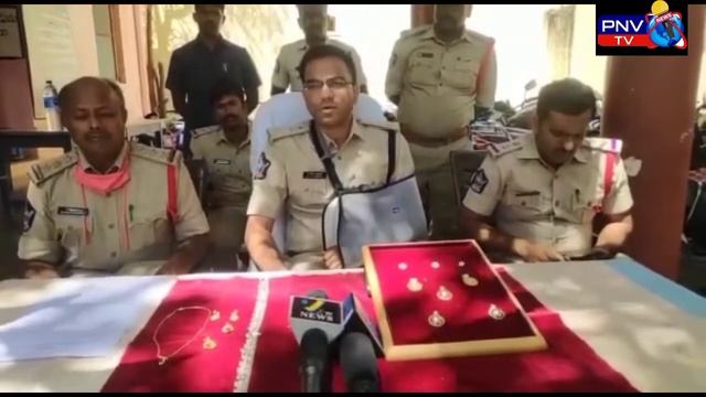 PNV TV ( ఆలయాల చోరీకి పాల్పడుతున్న ముఠా సభ్యులు అరెస్ట్ ) смотреть онлайн