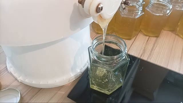 Bottling Up Some More Honey #live смотреть онлайн