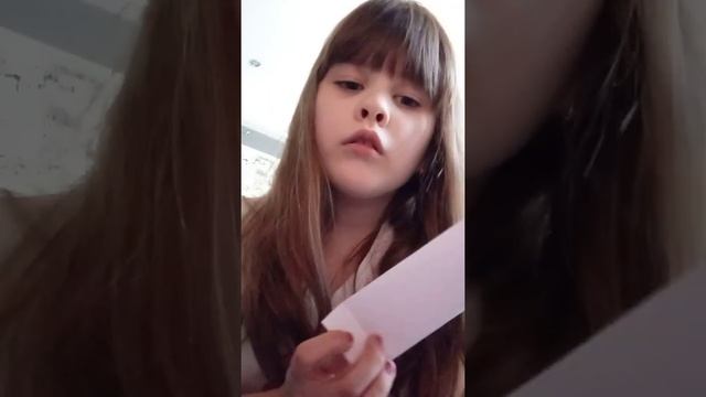 подставка для телефона может стоять вертикально и горизонтально . смотреть онлайн