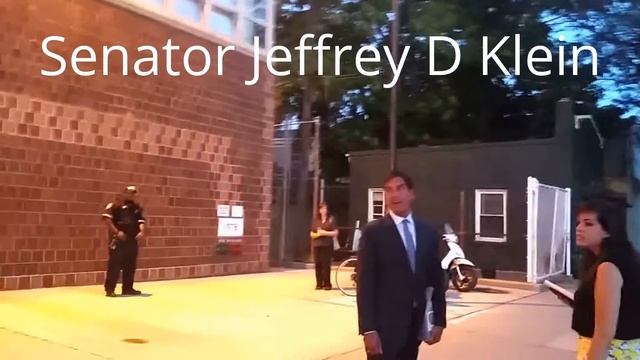 The Coalition to End Broken Windows met Bratton in City Island смотреть онлайн