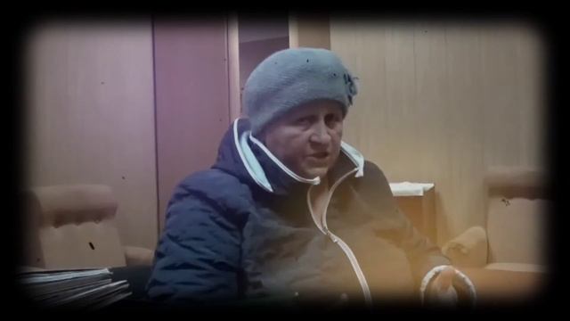 Всенародная любовь и поддержка.Приходится ловить бабушек-пенсионерок за комментарий про мигрантов. смотреть онлайн