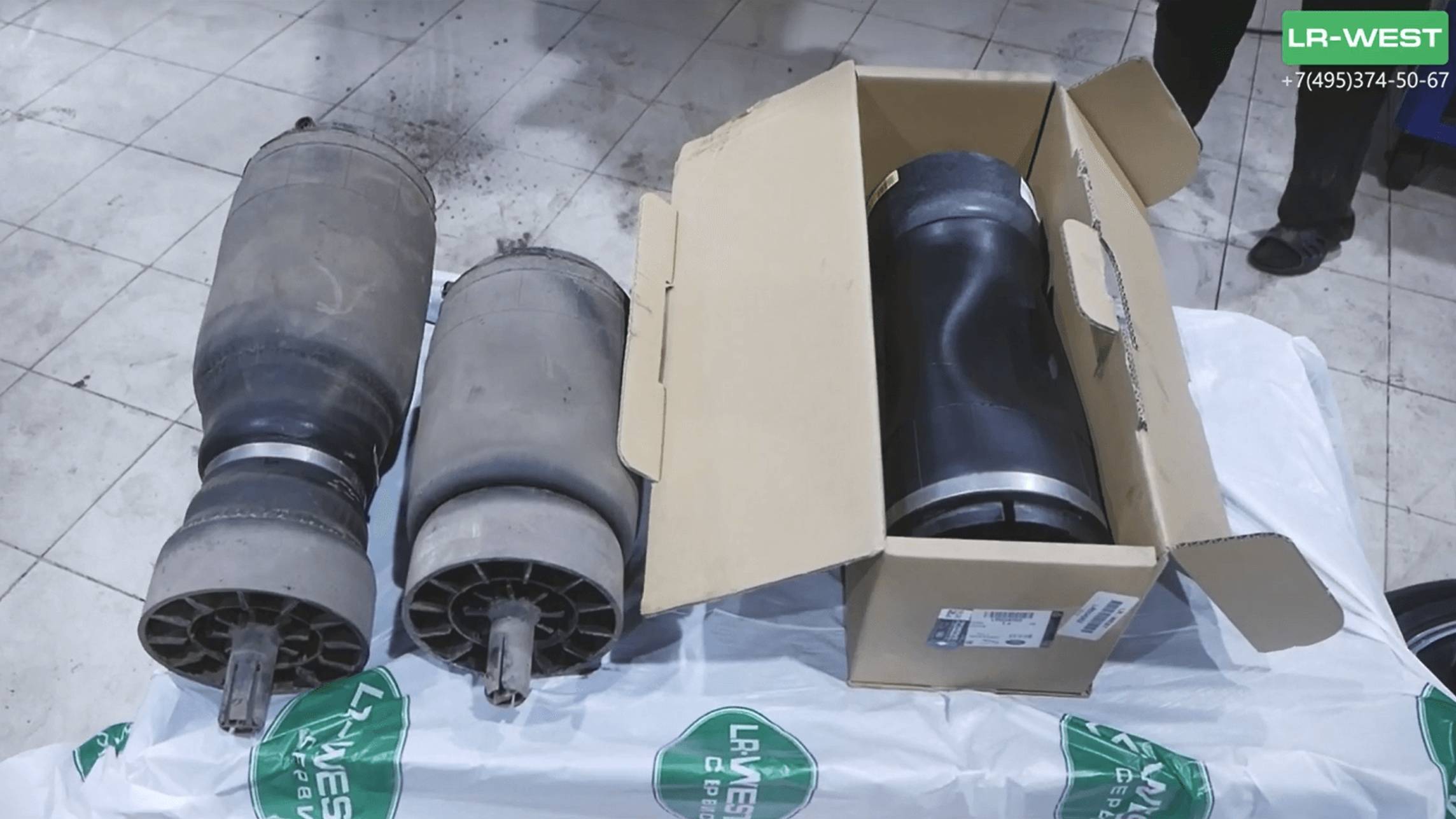 Крен во время движения Рендж Ровер. Незначительная утечка из пневмобаллона. смотреть онлайн