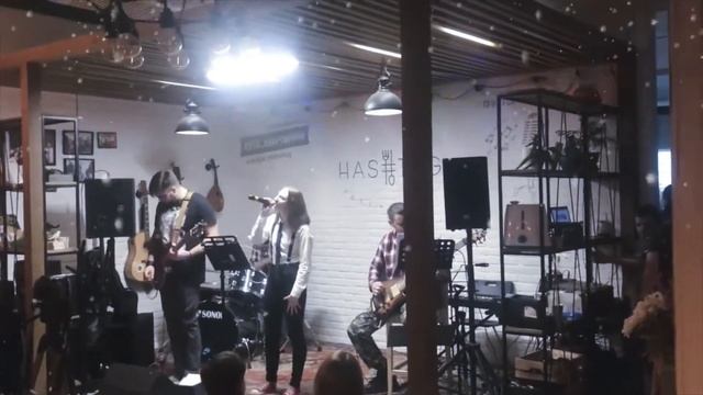 Rozes Kollintai - Нервы (cover Нервы) смотреть онлайн