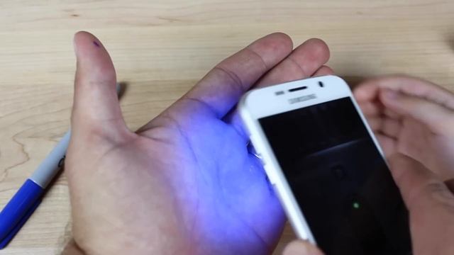 How To Turn Your Phone Into A Black Light! смотреть онлайн