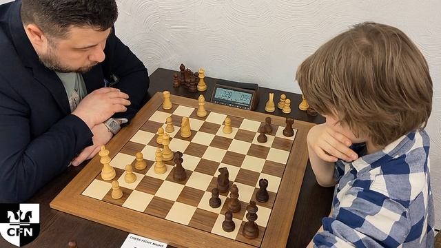 GM Hummer (2514) vs L. Tyrtyshnikov (1453). Chess Fight Night. CFN. Blitz смотреть онлайн