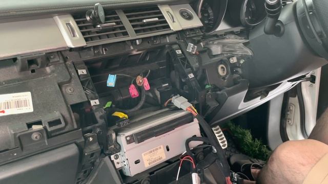 วิธีติดตั้ง JoyeAuto CarPlay ใน Range Rover Evoque (Re-uploaded)