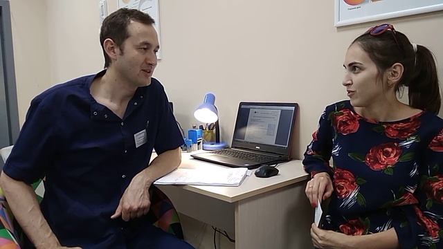 Розалина счастлива, что теперь хорошо видит без очков 👓 и линз ☺️
До операции она боялась, что буде смотреть онлайн