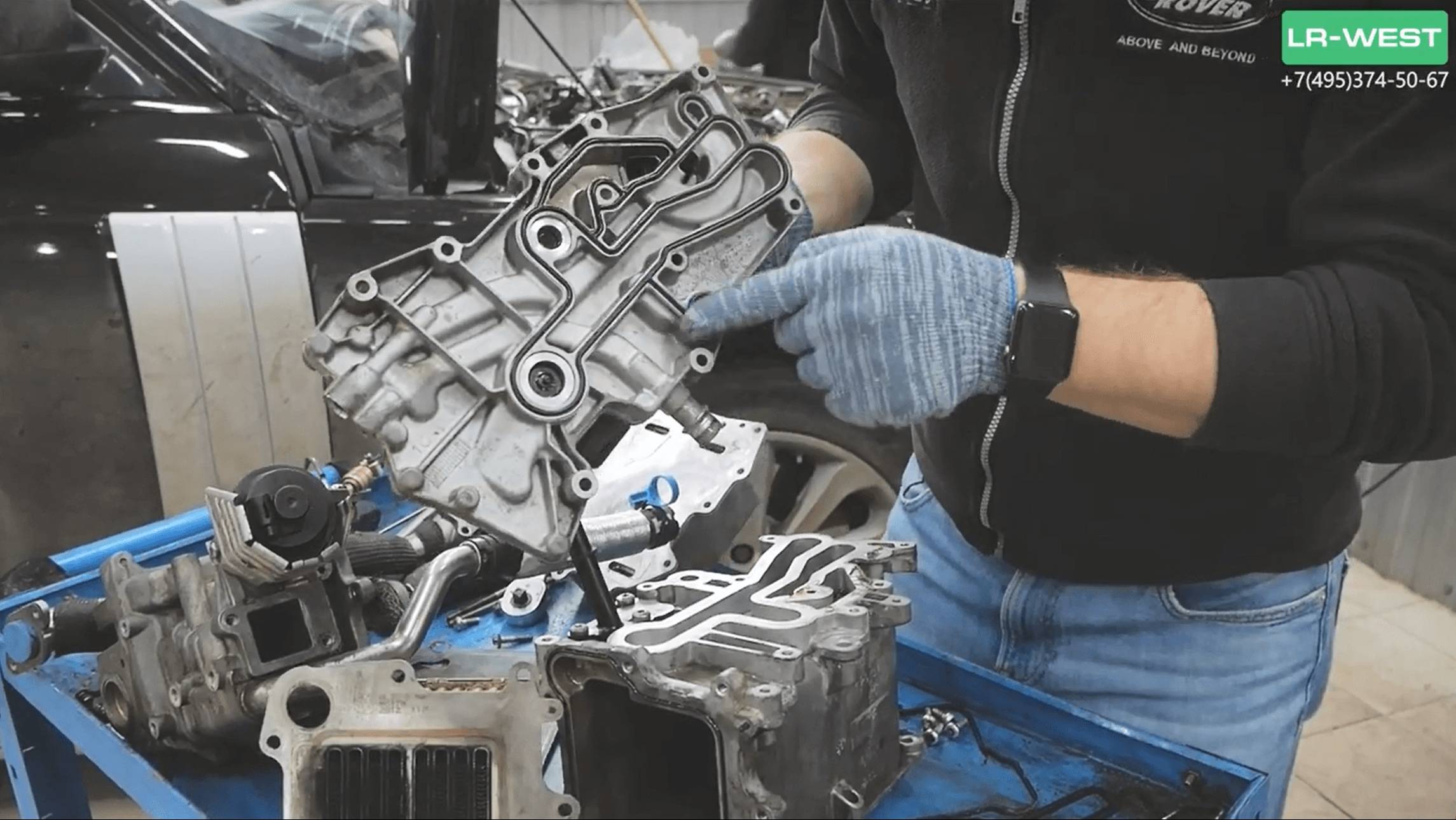 Течь антифриза на Рендж Ровер. Замена прокладки теплообменника клапана ЕГР. смотреть онлайн