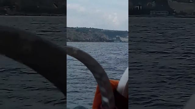 В Севастополе на яхте смотреть онлайн