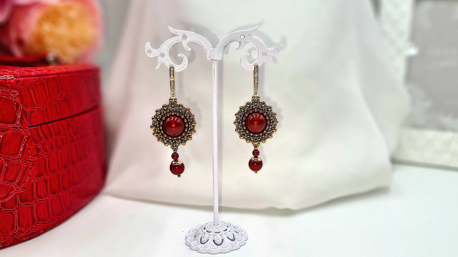 МК для начинающих. Серьги «Винтажный бордо» из жемчуга Сваровски и японского бисера. смотреть онлайн