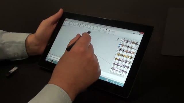 RhinoGold on a Microsoft Surface Table смотреть онлайн