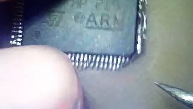 под микроскопом