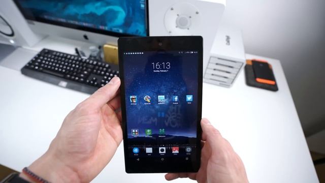Are Budget Smartphones or Tablets Worth It? ZTE Axon and Grand X View REVIEW смотреть онлайн