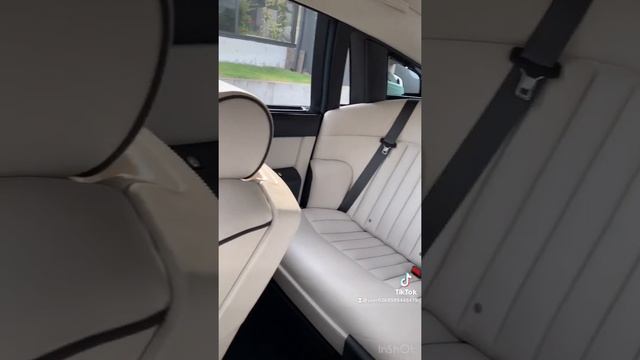 Rolls-Royce Phantom 2008 року з обьємом 6749 літра смотреть онлайн