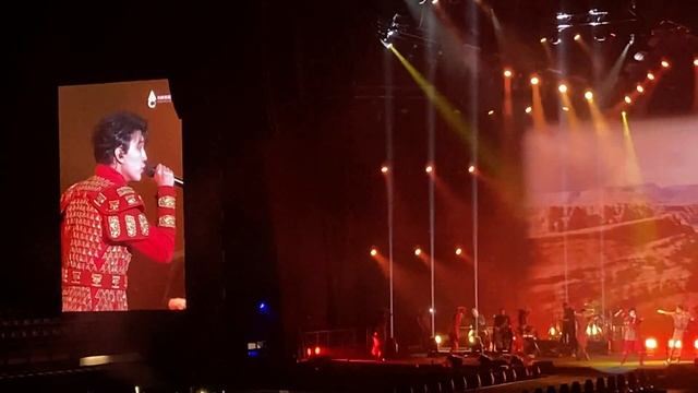 GOLDEN - Dimash Qudaibergen #STRANGERTOUR Live In Malaysia