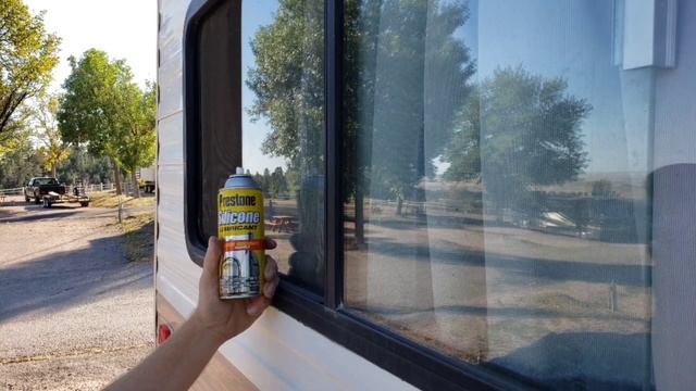MOTORHOME WINDOWS STUCK || How to clean, lube & maintain slider windows on a camper or RV смотреть онлайн