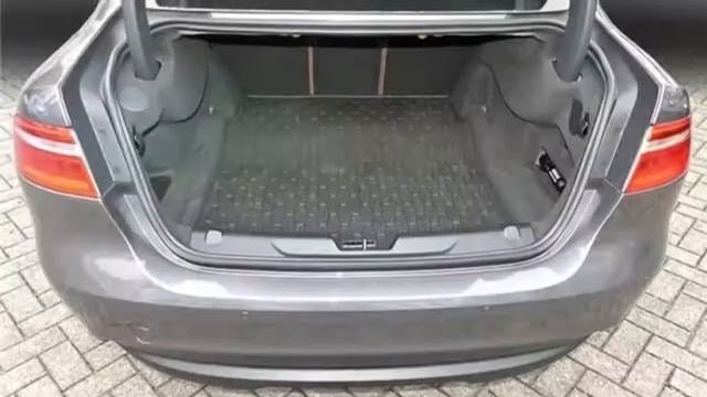 Jaguar XE 2.0t Portfolio *MERIDIAN*HEAD-UP* смотреть онлайн