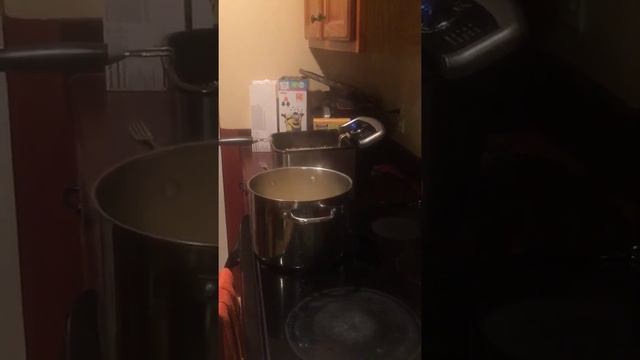 Cooking w/me vlog | Fried Porkchops, Mac-n-Cheese and string beans смотреть онлайн
