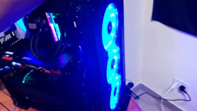 Corsair 570X // New PC Build!! смотреть онлайн