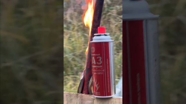 Что взорвется сильнее? 100 зажигалок или газовый баллончик? смотреть онлайн