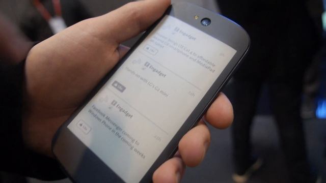 YotaPhone 2, 4.7" curved Touch E Ink and 5" AMOLED and Snapdragon 800 смотреть онлайн