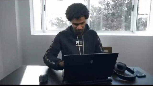 AirPods Max смотреть онлайн