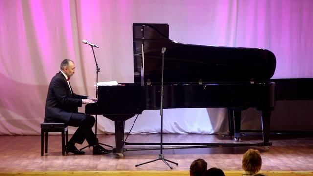 09 Скрябин, Этюд Ре-диез минор, исп. Константин Ганшин смотреть онлайн