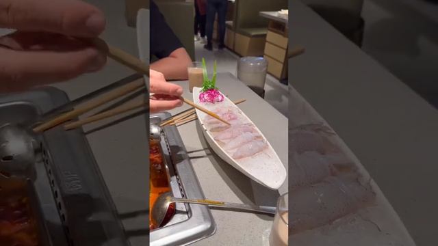 Вьетнам 🇻🇳 ресторан. Ханой. Еда Вьетнама. Большие очереди. Сам готовишь себе еду смотреть онлайн