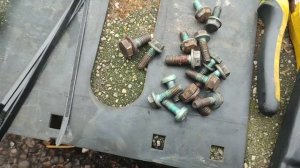 Система крепления аккумуляторов "антивор" на тягаче MAN TGX 18.470