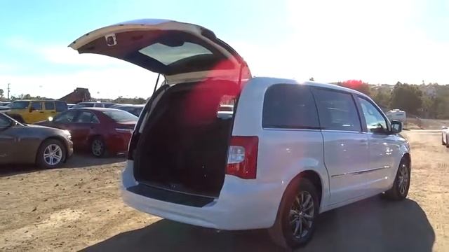 2015 Chrysler Town & Country смотреть онлайн