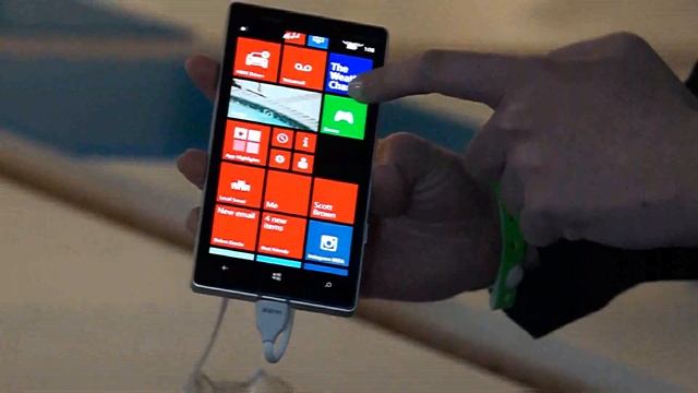 #MWC14: A look at the new Lumia Icon Windows Phone смотреть онлайн