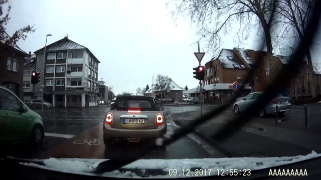 CROD A85-CPL Videorekorder-Test, Germany DUS, 2017-12-09 смотреть онлайн