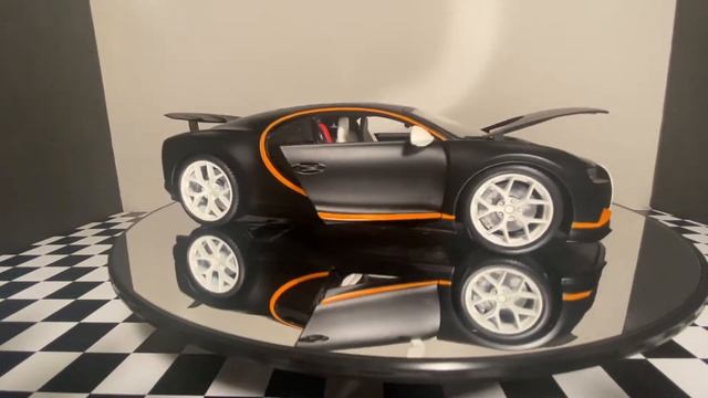 1:18 Bugatti Chiron with Matt black and Gloss white Sport super Unique Customs. смотреть онлайн