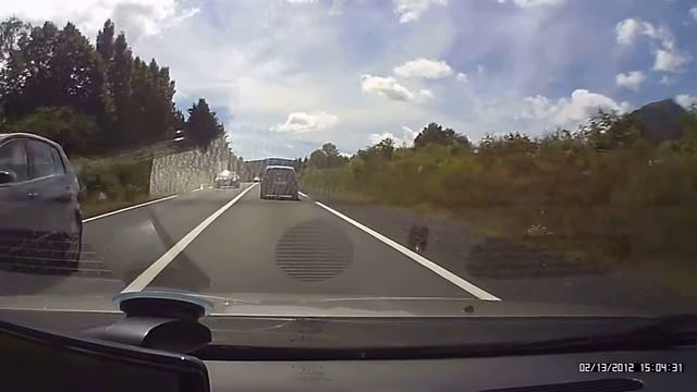 On The Rench Road near LE PUY DE DÔME Chrysler 300M 3.5 V6 août 2012 смотреть онлайн