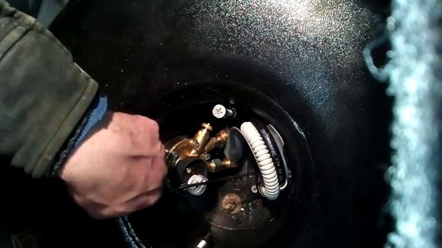 Установка указателя уровня топлива ГБО смотреть онлайн