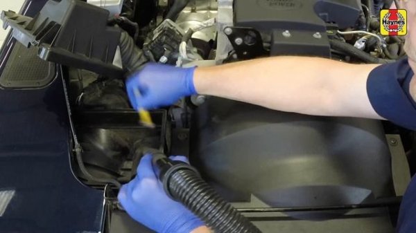 How to Replace the air filter on the Land Rover Defender 2007 to 2016