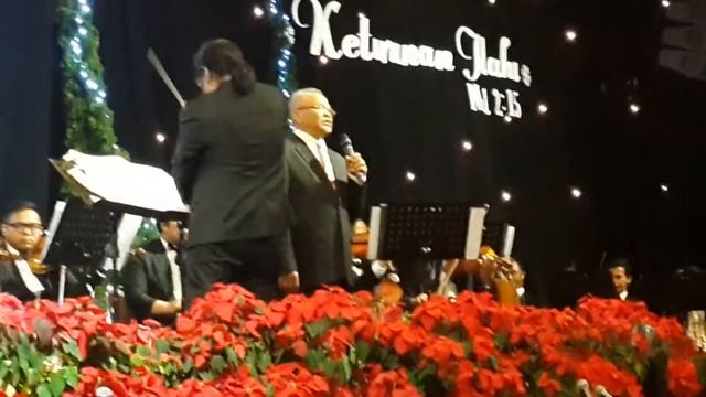 El Shaddai, sang by the composer himself Pastor JE. Awondatu смотреть онлайн
