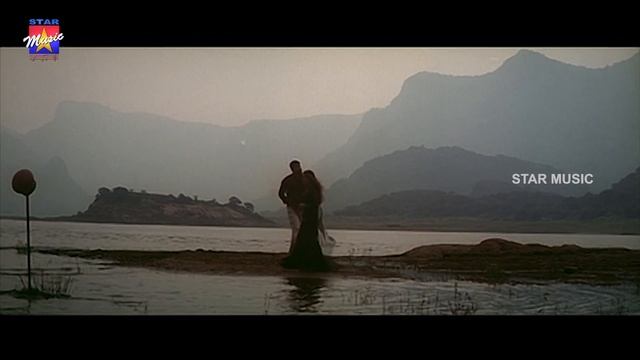 Kadhal Sadugudu Tamil Movie HD | Megathil Ondrai Song | Vikram | Priyanka | Prakash Raj | Deva