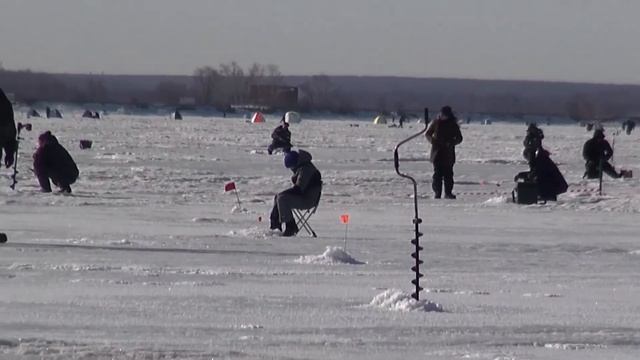 Зимняя рыбалка на Шершнёвском водохранилище» , автор Владимир Вейс смотреть онлайн
