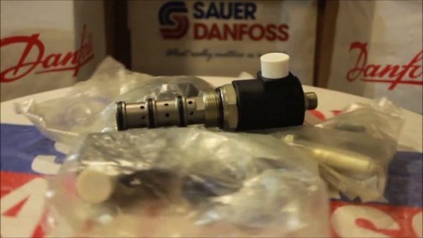 Клапан Соленоидный EDH 12/4205 AZ71683 Наличие! John Deere Valve Stack Джон Дир Comatrol Danfoss SD