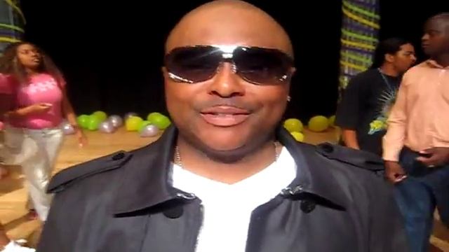 TALK ON DA WALK***WHATS YO FAV CEREAL?***ALEX THOMAS***COMEDIAN смотреть онлайн