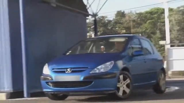 You'll Bust Out Laughing After Watching This Guy Wash His Car, Hilarious смотреть онлайн