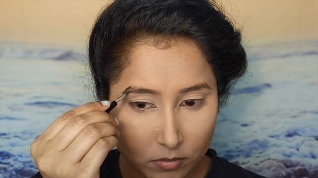 Electric Blue smokey-eye makeup look // Sephora Glacial Glow eyeshadow palette // Madhavi Madduri смотреть онлайн