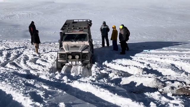 Land Rover Defender in deep snow. 4x4 Adventures. Kazakhstan. Mountains. The roads. Ущелье Кастек. смотреть онлайн