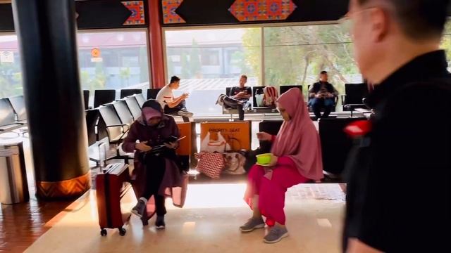 “Priority seat’ diruang tunggu Cengkareng diduduki penumpang pswt смотреть онлайн
