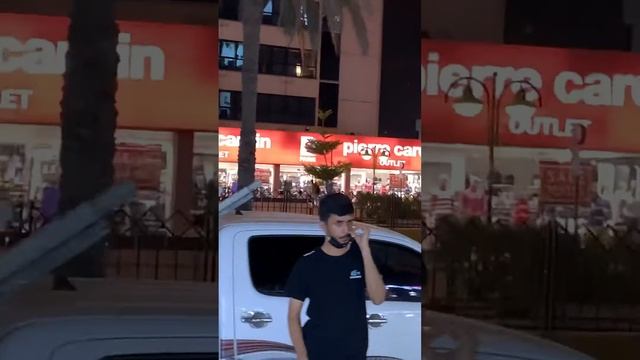 Дубай район джумейра 28082021 брендовые  и не брендовые магазины